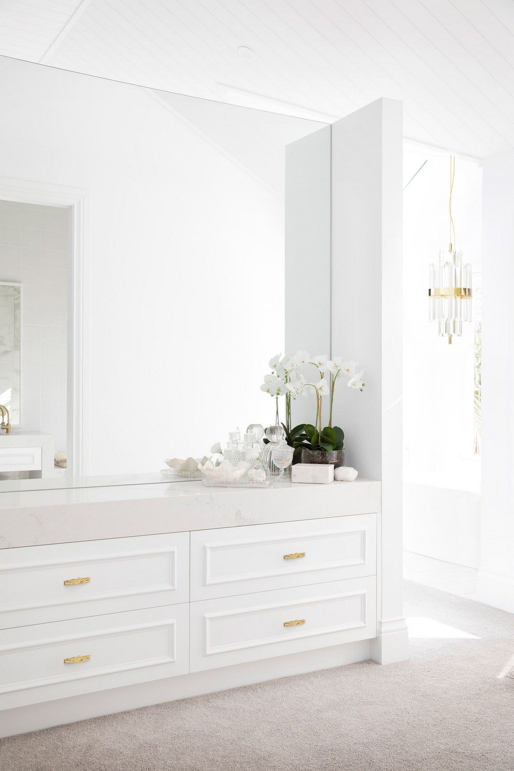 BATHROOM DESIGN IDEAS: ENHANCE YOUR SPACE WITH JEWELRY HARDWARE
