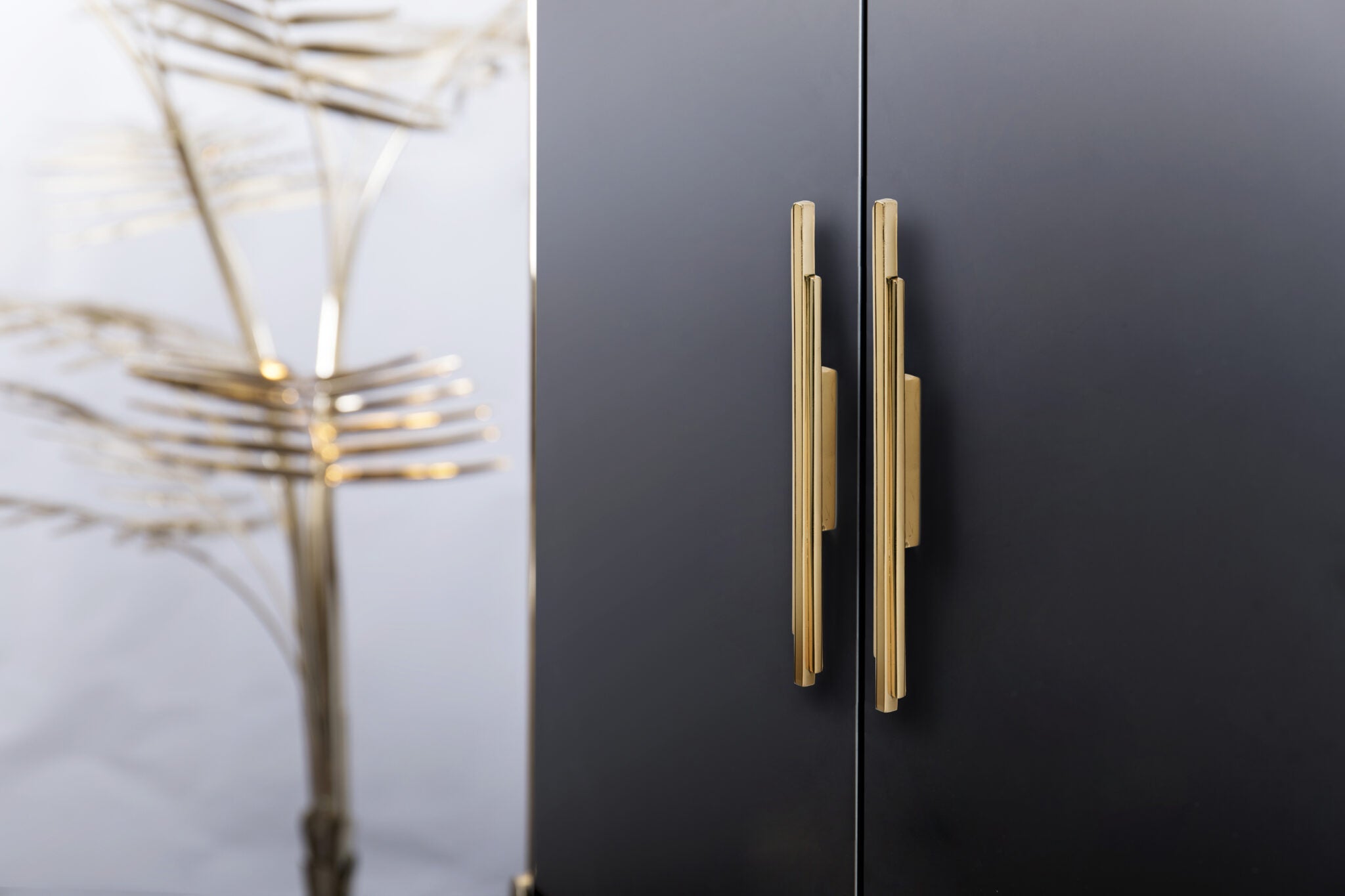 MODERN GLAMOUR EMBODIED IN THE COSMOPOLITAN COLLECTION