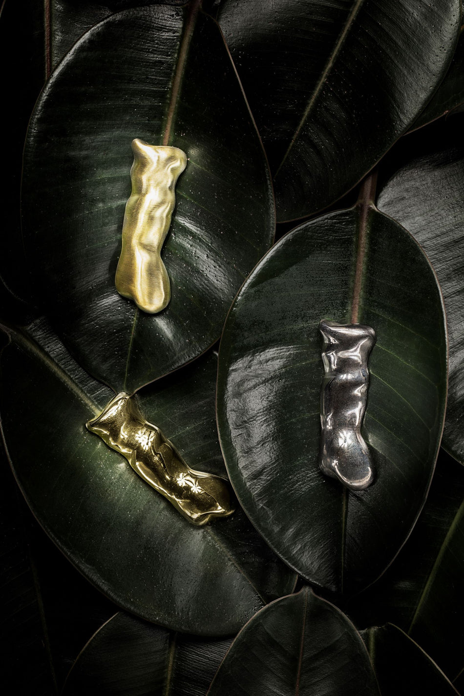 THREE LUXURY GOLD DRAWER HANDLE NOUVEAU EA1012 BY PULLCAST JEWELRY HARDWARE