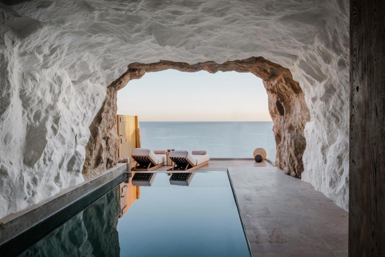 Il Dolce Far Niente - Discover The Chilling Cliff-Top Resort in Greece